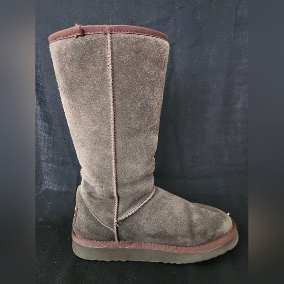 UGG Australia Classic Tall Brown Sheep Skin Wool Lined Boots 5815 Women’s 7 EUC - Picture 4 of 12